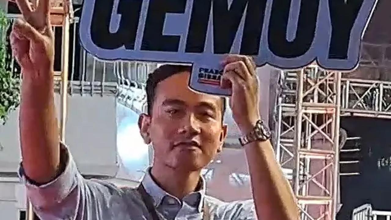 Aksi Relawan Gibran Keliling Sukabumi