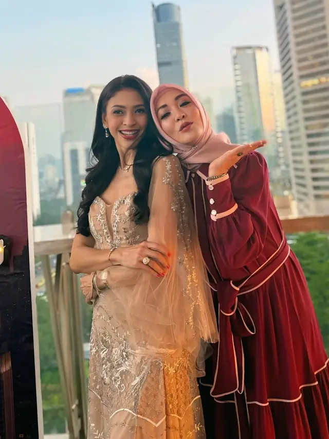 Potret Ultah Indira Sudiro ke 54 (Instagram/angelinasondakh09)