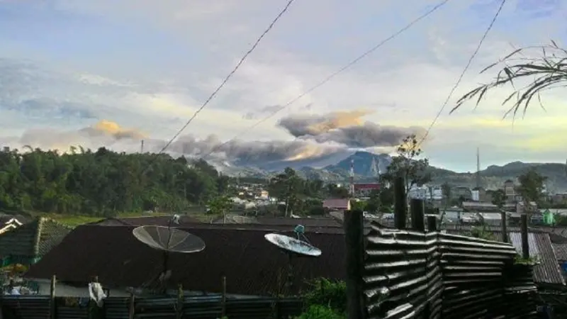 20150917-Gunung Sinabung-Lava Pijar-Medan