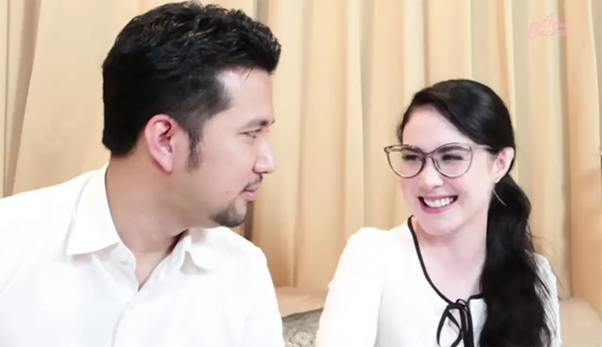 Arumi Bachsin dan Emil Dardak (Youtube/Arumi Bachsin)
