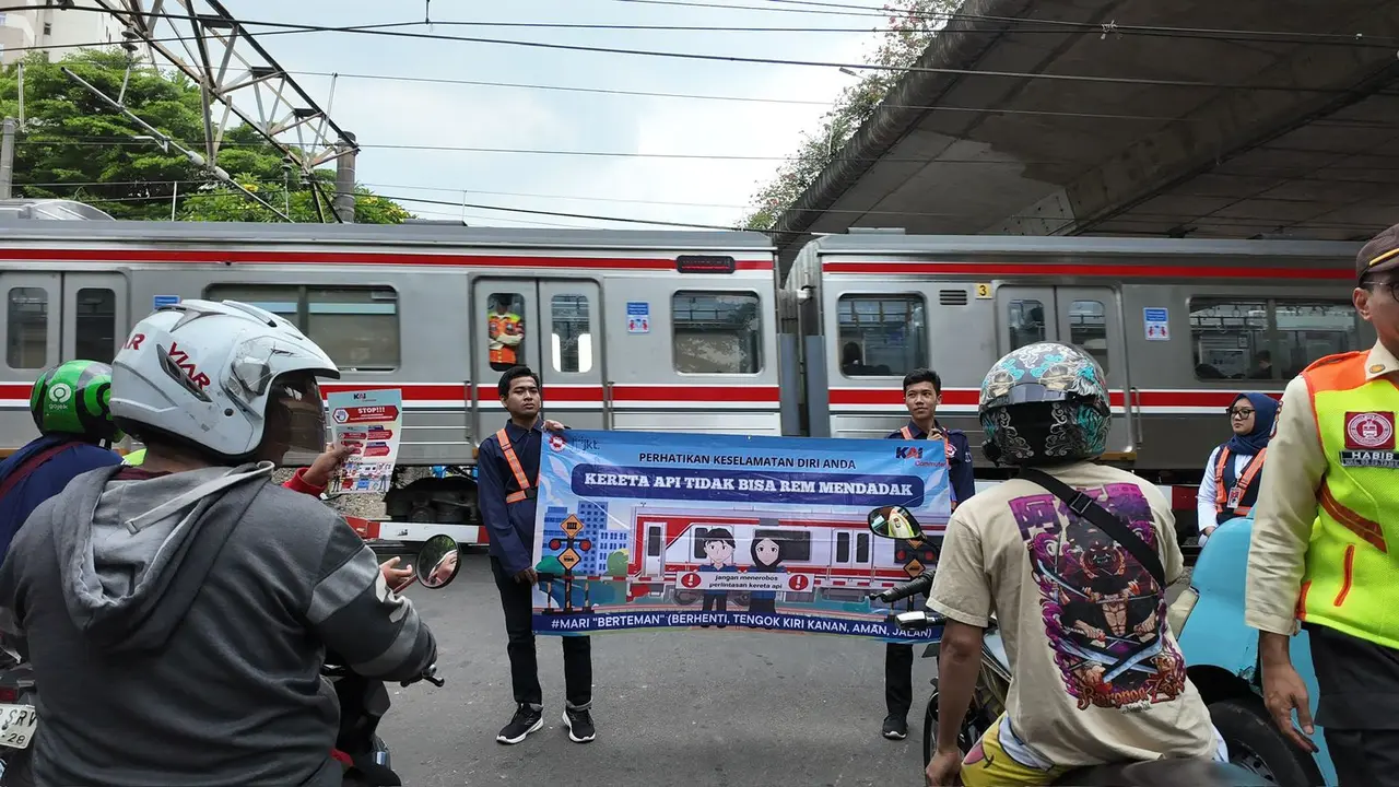 Perlintasan sebidang dan jalur KA untuk area Jabodetabek. (Foto: KAI)