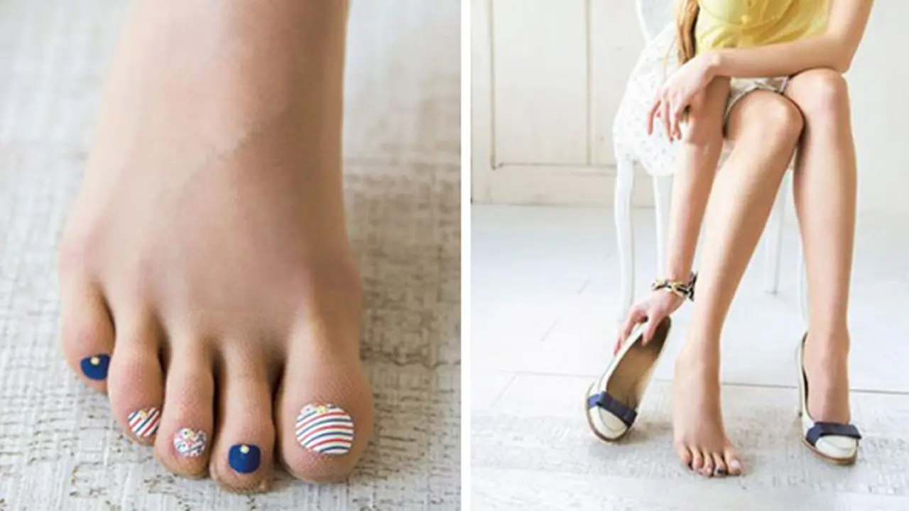 Super Unik 7 Stoking Asal Jepang Ini Lengkap dengan Nail Art 