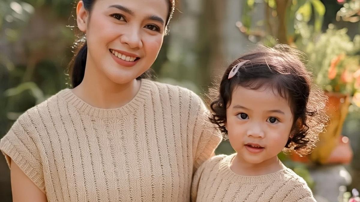 9 Model Dress Outfit Couple Ibu dan Anak Perempuan Terbaru 2025, Modis dan Kompak