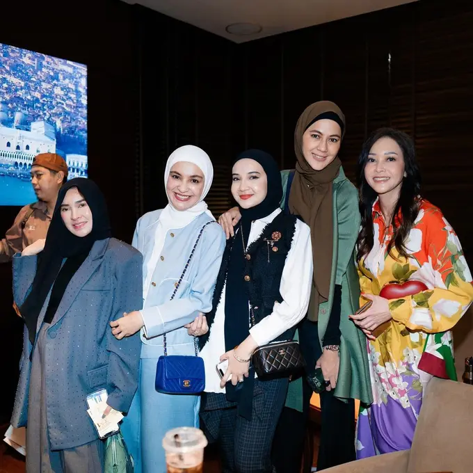 8 Gaya Seleb Hadiri Gala Premiere Film Dokumenter Rossa, dari Fuji An, Prilly Latuconsina, hingga Pasutri Baru Thariq-Aaliyah Massaid