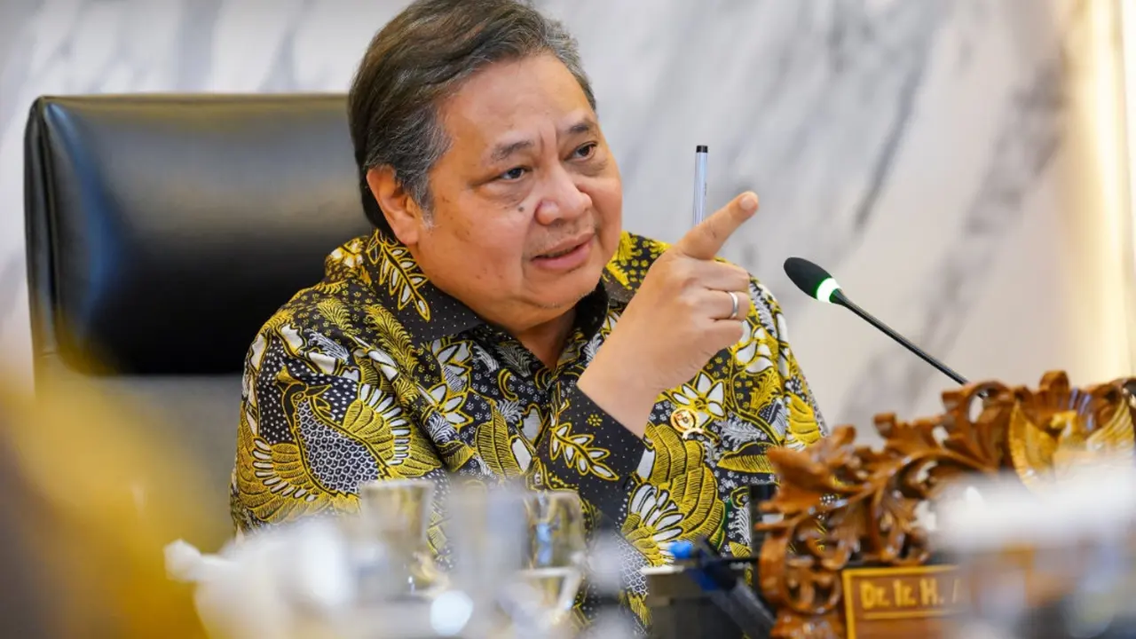 Menteri Koordinator Bidang Perekonomian Airlangga Hartarto saat rapat koordinasi, Jumat, (23/5/2025). (Foto: ekon.go.id)