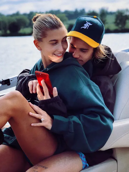Meski mesra, dikabarkan bahwa Hailey dan Justin tak terburu-buru untuk melangsungkan pernikahan. (instagram/haileybaldwin)
