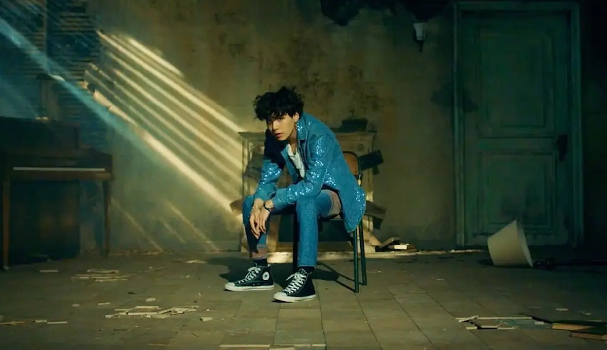 RM pun menjelaskan jika sebelumnya BTS pernah bertemu langsung dengan penyanyi kelahiran 8 Agustus 1998 itu. (Foto: Soompi.com)