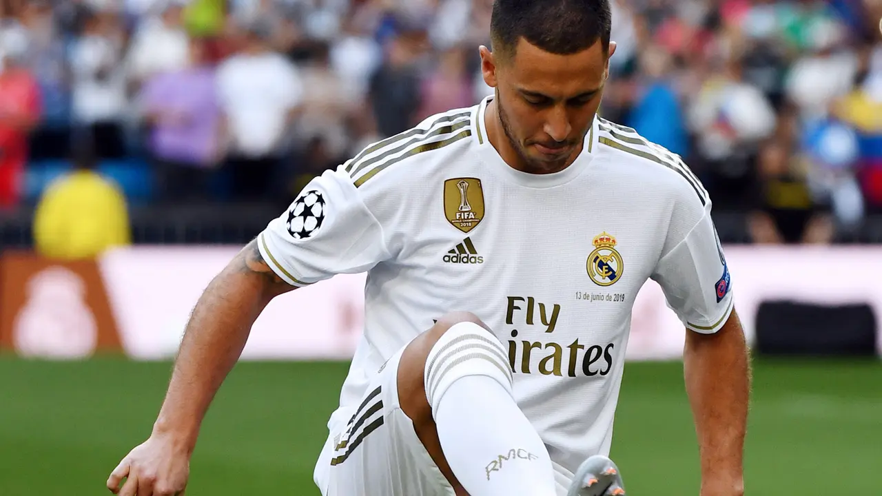 Aksi Eden Hazard Pamer Skill di Santiago Bernabeu