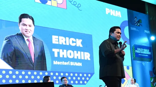 Menteri BUMN Erick Thohir saat menghadiri acara “Halo-Halo PNM Bandung! #sudahlamatakjumpa”, di Gedung Budaya Sabilulungan, Bandung.