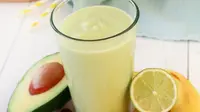 Resep&nbsp;smoothie alpukat pisang lemon | copyright freepik.com/racool_studio