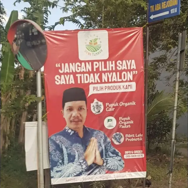 6 Spanduk Jualan dengan Tampilan Bak Caleg Ini Kelewat Unik