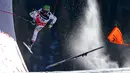 Foto ini mengabadikan momen peserta Ondrej Bank dari Ceko terjatuh saat balapan di FIS 2015, Beaver Creek (8/2/2015). Foto kategori Sports karya Christian Walgram berjudul 'FIS World Championships' menjadi pemenang '1st prize singles'. (Reuters via WPP)