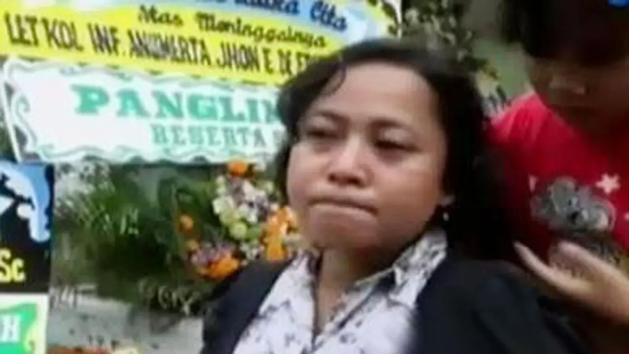 VIDEO: Duka Keluarga Korban Anggota TNI Ditembak OPM di Papua