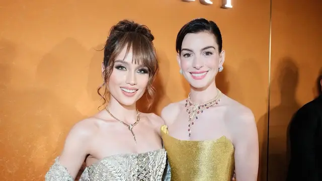 5 Potret Cinta Laura di Exhibition Bvlgari, Pamer Keakraban Bersama Liu Yifei hingga Anne Hathaway