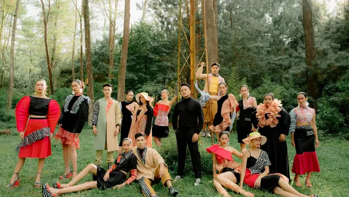 Koleksi "Ground Zero" by Tities Sapoetra