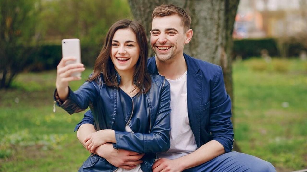 70 Kata Kata Salting Buat Pacar yang Bikin Meleleh
