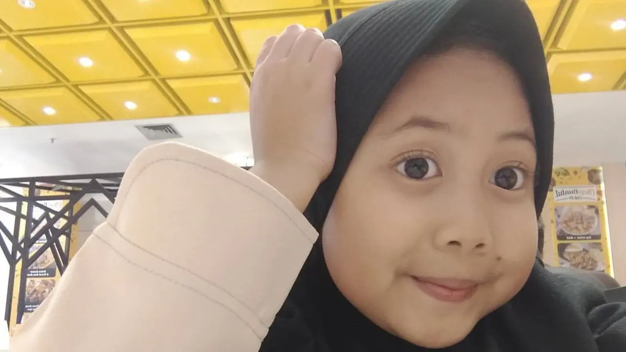 7 Potret Rumah Risa 'Culametan Met-Met', Sederhana dan Berada di Gang Sempit