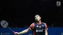 Pebulu tangkis tungal putra Indonesia, Jonatan Christie saat melawan Chou Tien Chen (Taiwan) di perempat final Indonesia Open 2019 di Istora Senayan, Jakarta, Jumat (19/7/2019). Jonatan Christie kalah 16-21, 21-18, 21-14. (Liputan6.com/Helmi Fitrhiansyah)