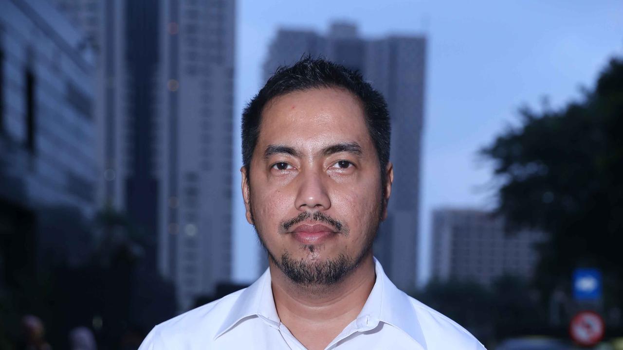 [Bintang] Artis Sambangi Polda