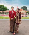 Chef Arnold memboyong keluarganya ke Solo. Bukan sekedar liburan biasa melainkan untuk menghadiri royal dinner Cap Go meh di Pura Mangkunegaraan. [@tiffanysoetanto]