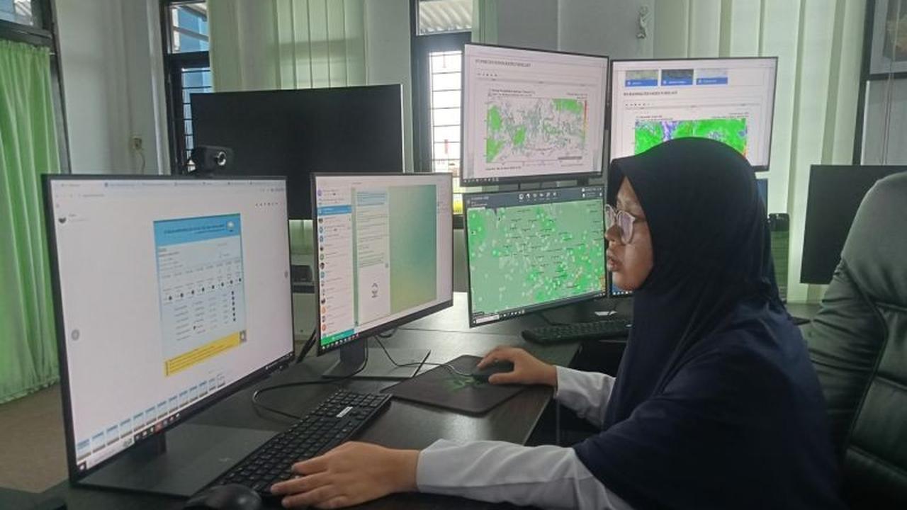 Trivia Cuaca: BMKG Ungkap Tujuh Wilayah Jambi Berpotensi Hujan Siang-Malam, Pertanda Musim Hujan Jambi Telah Tiba