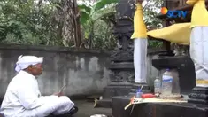 Sebagai juru kunci, Jero mangku sangat percaya, ia akan mendapat petunjuk menjelang Gunung Agung meletus.