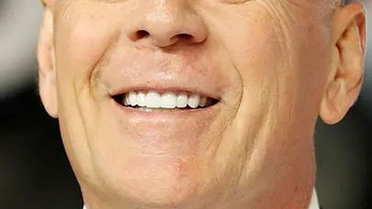 Bruce Willis, aktor berusia 68 tahun, telah dihadapkan pada tantangan yang sulit setelah didiagnosis menderita demensia frontotemporal.