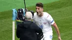 Striker Republik Ceko, Patrik Schick berselebrasi usai mencetak gol ke gawang Skotlandia pada pertandingan grup D Euro 2020 di stadion Hampden Park, Glasgow, Senin (14/6/2021). Schick mencetak dua gol dipertandingan ini dan mengantar Ceko menang atas Skotlandia 2-0. (AP Photo/Andy Buchanan, Pool)