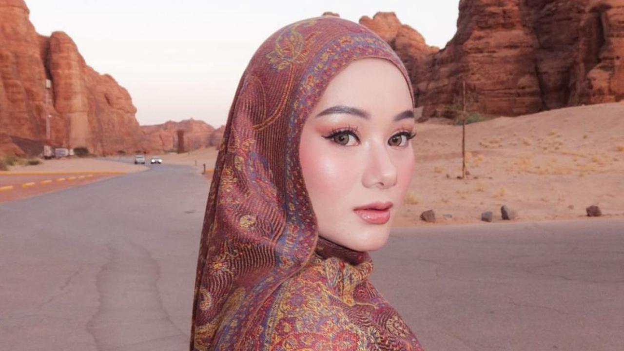 7 Potret Momen Artis Sebagai Mama Muda: Tetap Glowing Meski Sibuk