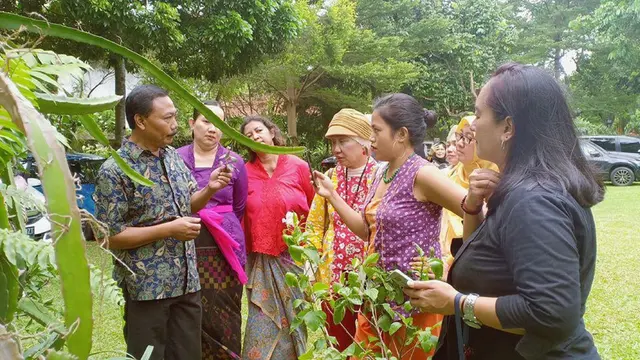 Komunitas Kebaya, Kopi, dan Buku