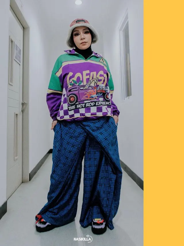 6 Potret Terbaru Melly Goeslaw yang Terlihat Makin Kurus, Banjir Pujian