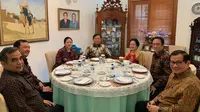 Ketua Umum PDIP Megawati Soekarnoputri menerima kedatangan Ketua Umum Gerindra Prabowo Subianto di rumahnya, Rabu (24/7/2019). (foto: Dokumentasi PDIP)