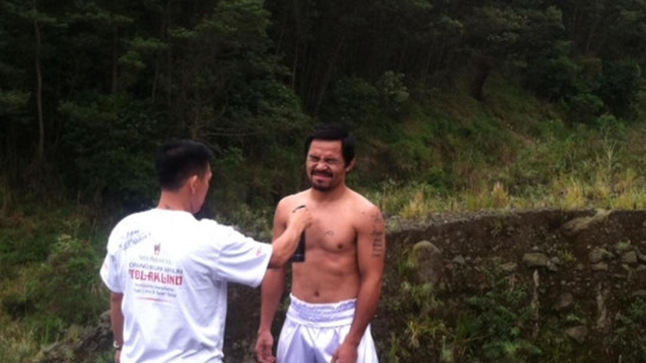 Gaya Manny Pacquiao syuting iklan jamu di kaki Gunung Merapi