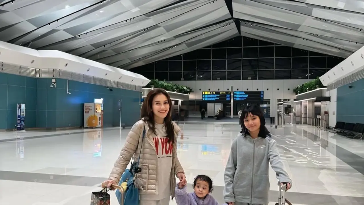 Ayu Ting Ting dan Keluarga Rayakan Momen Pasca Lebaran dengan Liburan ke Osaka (Instagram/@ayutingting92)
