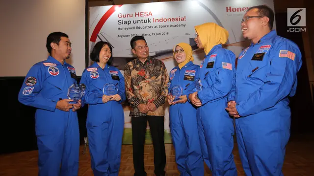 Sepuluh Guru Indonesia Belajar ke Pusat Antariksa di Amerika