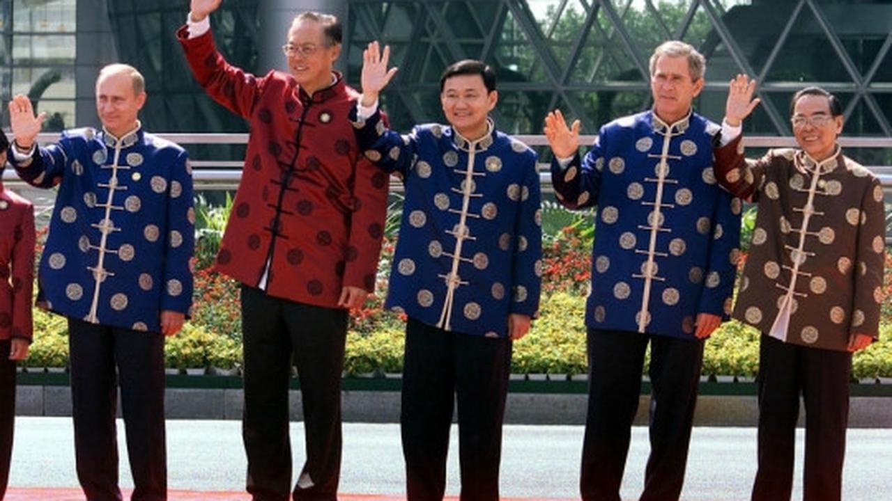 Lucunya para pemimpin dunia dalam balutan busana tradisional