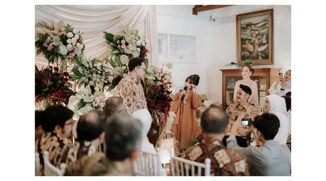 Tetap akur kompak meski sudah cerai, 6 potret manis Ikke Nurjanah dan Aldi Bragi dampingi anak lamaran