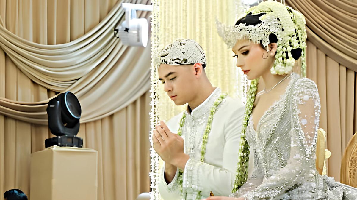 8 Potret Kebaya Sunda Alyssa Daguise di Akad Nikah, Anggun Berparas Bule