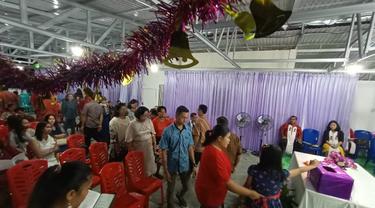 Malam Natal yang Khidmat di Gereja Darurat Korban Bencana Sigi