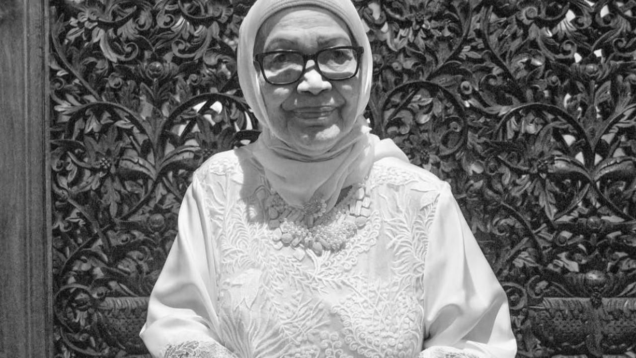 Ayu Dewi Berduka, Nenek dari Keluarga Regi Datau Meninggal Dunia