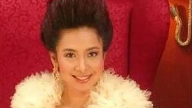 6 Potret Lawas Feni Rose, Penampilannya Bikin Pangling