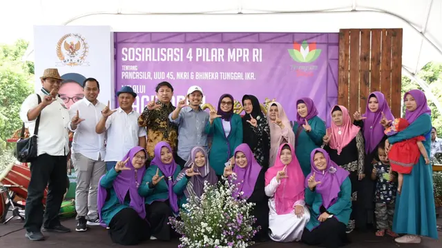 Semarak Pagelaran Seni Budaya Empat Pilar MPR di Cianjur
