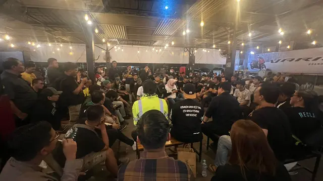 Ketua Umum PSSI, Erick Thohir Bertemu Bonek