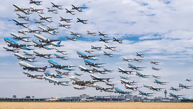 [Bintang] 10 Foto Pesawat Take Off Berjamaah Ini Bikin Kamu Nganga Lihatnya