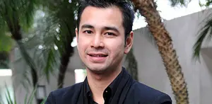 Raffi Ahmad buka klinik kecantikan, tak hanya itu dalam waktu dekat, suami Nagita Slavina ini juga bakal membuka rumah sakit.