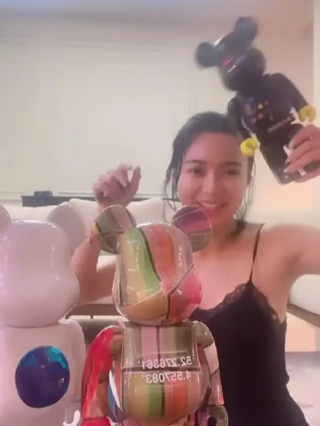 Wika Salim Unboxing