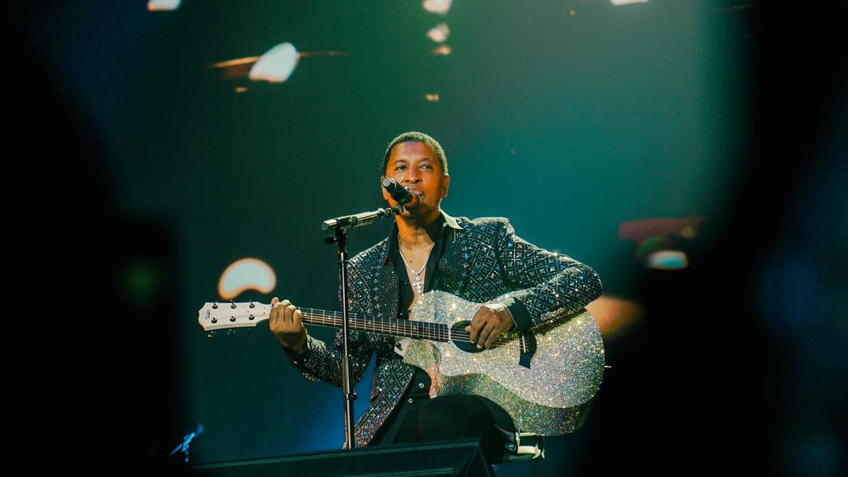 Babyface Tampil Memukau di Jakarta, Malam Cinta yang Tak Lekang oleh Waktu