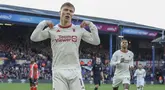 Tampil konsisten dalam mencetak gol di salah satu liga paling kompetitif di Eropa seperti Premier League tentu menjadi sesuatu yang luar biasa, apalagi jika dilakukan dalam beberapa pekan berturut-turut.  Begitu pula dengan 5 pemain muda berikut ini yang mampu melakukannya lebih dari 5 minggu berturut-turut.  Siapa saja lima pemain muda tersebut?  Berikut daftar limanya.  (Foto AP/Ian Walton)