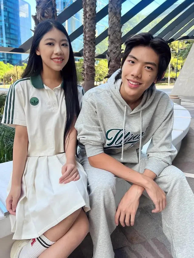 Mischka Aoki dan Devon Enzo