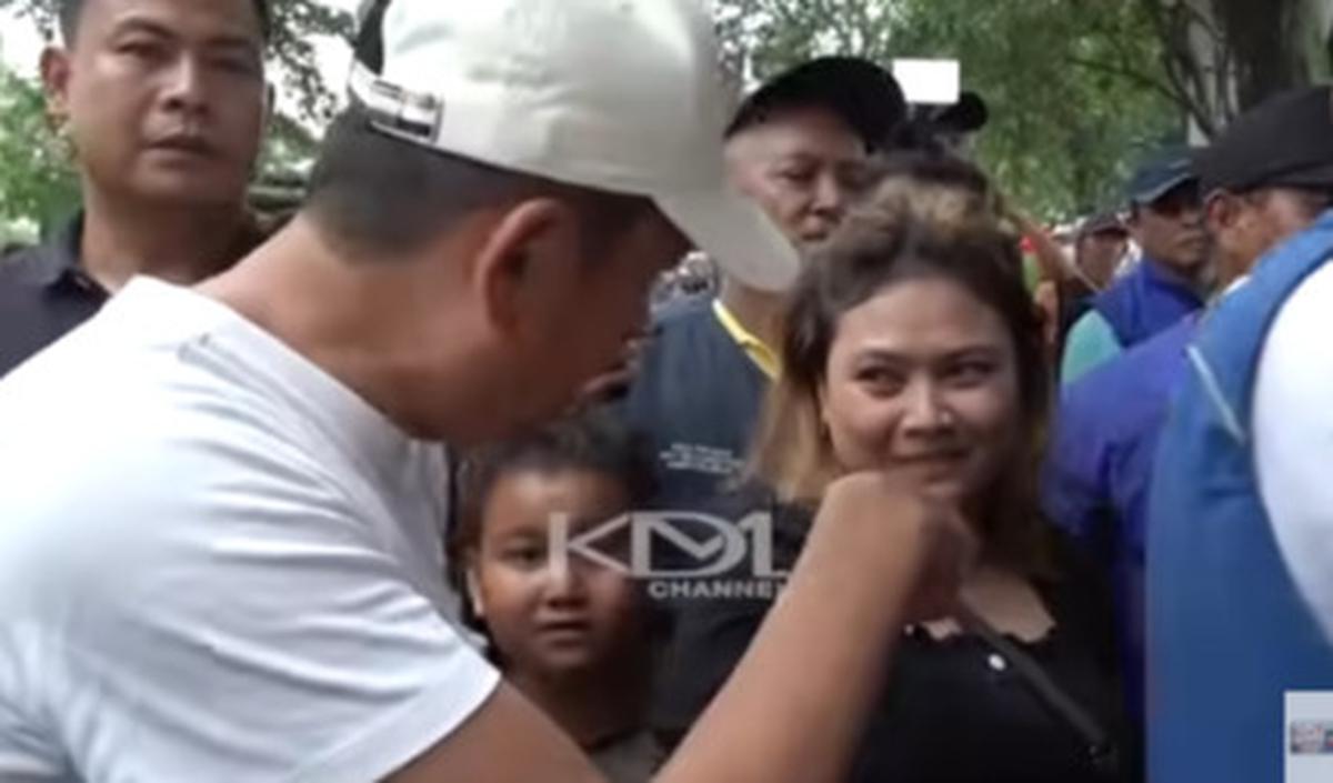 Wanita Cantik Pemilik Warung Dibongkar Dedi Mulyadi Malah ke Geeran Senyum